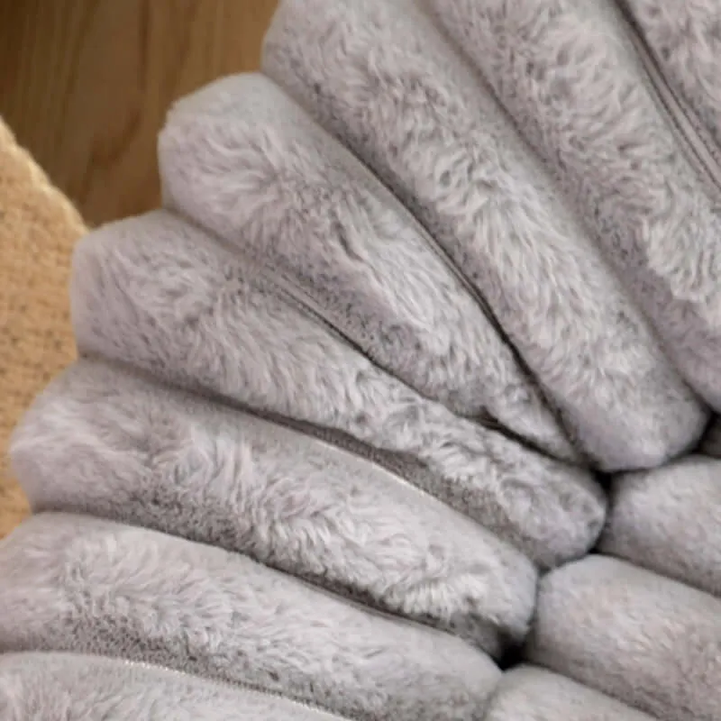 Cozy Pet Bed – Soft, Non-Slip & Warm Bed for Dogs & Cats